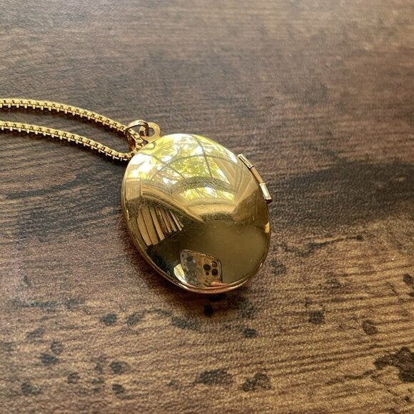 Vintage Avon Locket Necklace Gold Tone Victorian Revival Perfume Fragance Holder - Picture 10 of 12